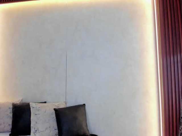 MiaMoretti live cam on BongaCams