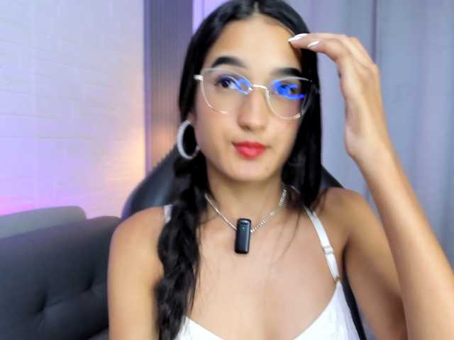 MiaMoretti live cam on BongaCams