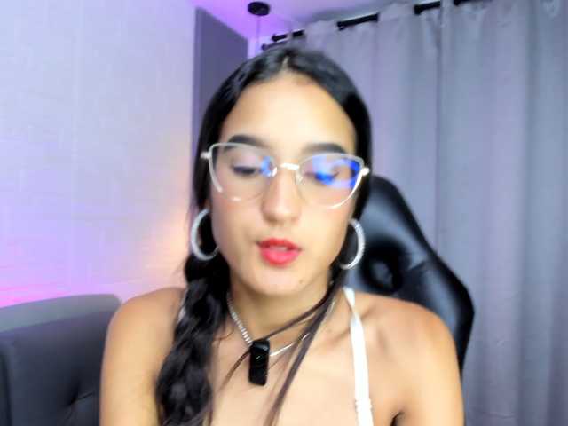 MiaMoretti live cam on BongaCams