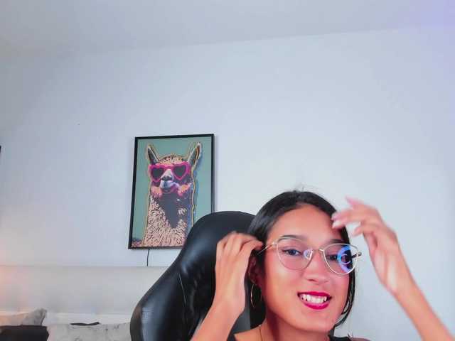 MiaMoretti live cam on BongaCams