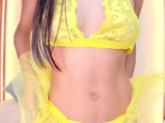 MiaMoretti live cam on BongaCams