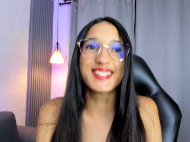 MiaMoretti live cam on BongaCams