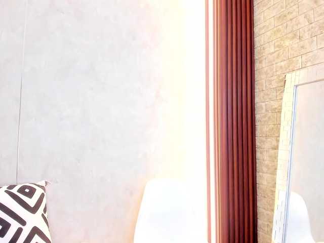 MiaMoretti live cam on BongaCams