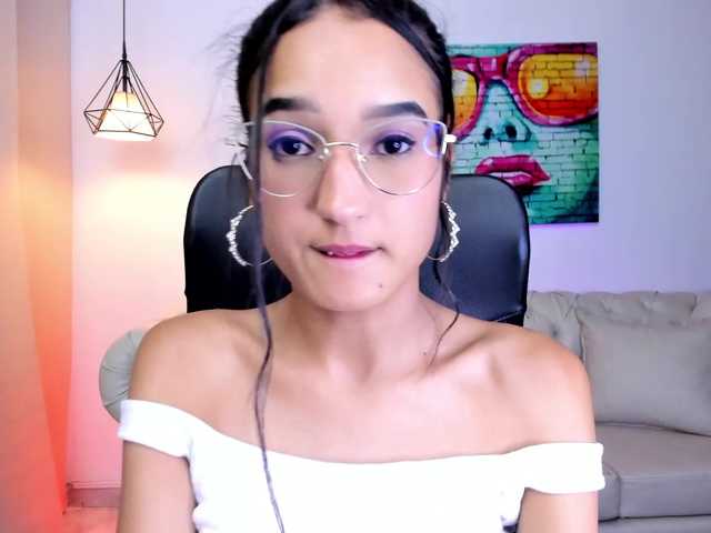 MiaMoretti live cam on BongaCams