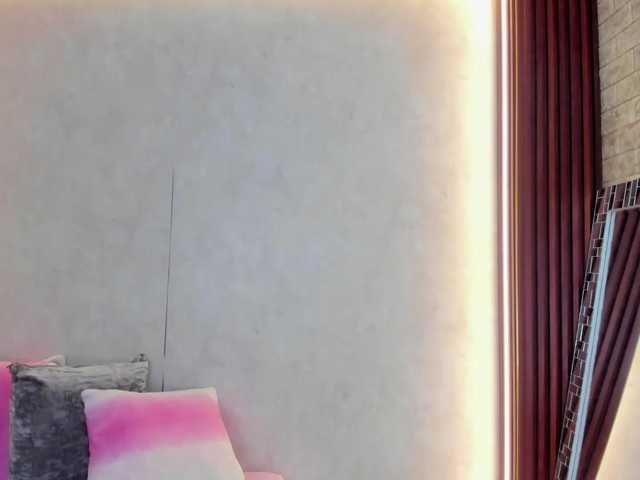 MiaMoretti live cam on BongaCams