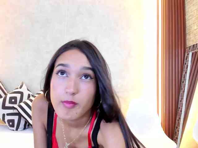 MiaMoretti webcam