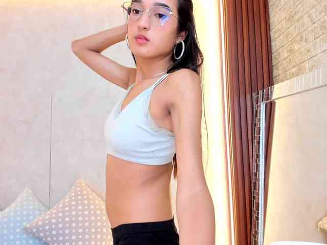 MiaMoretti webcam