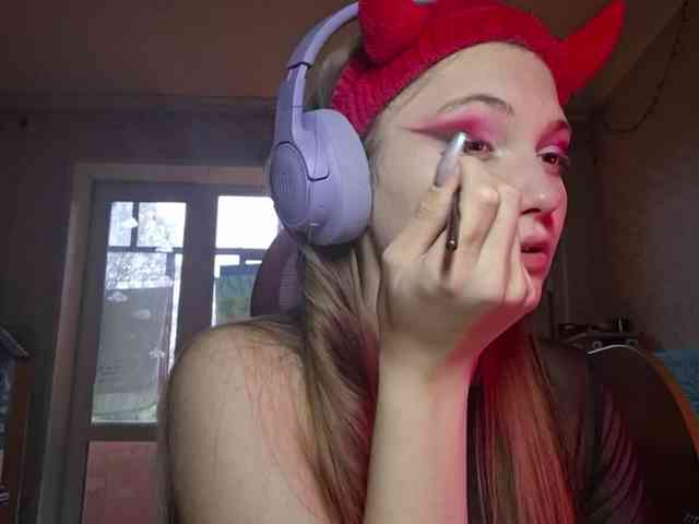 Model: DoreenSedor