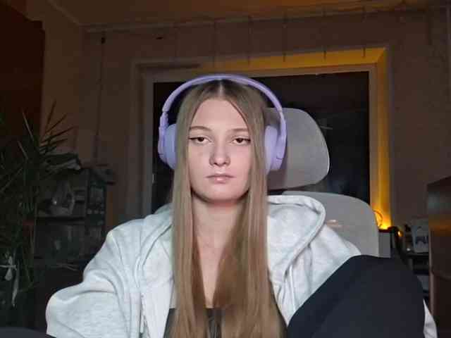 Model: DoreenSedor