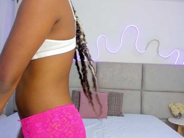 Samanthaa1 live cam on BongaCams