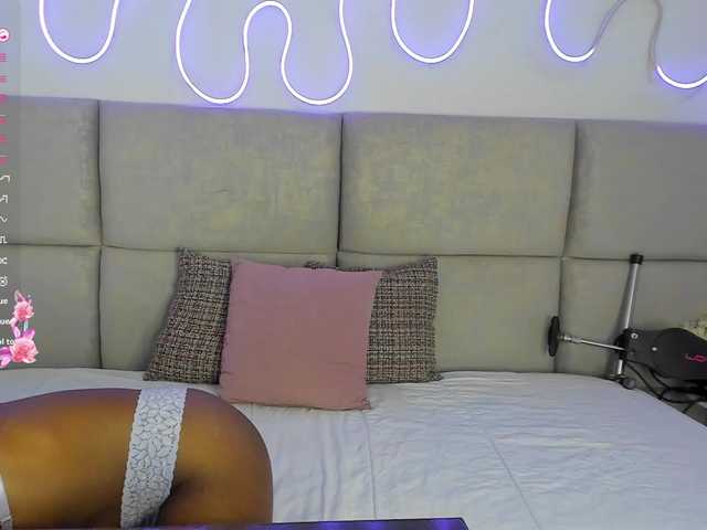 Samanthaa1 live cam on BongaCams