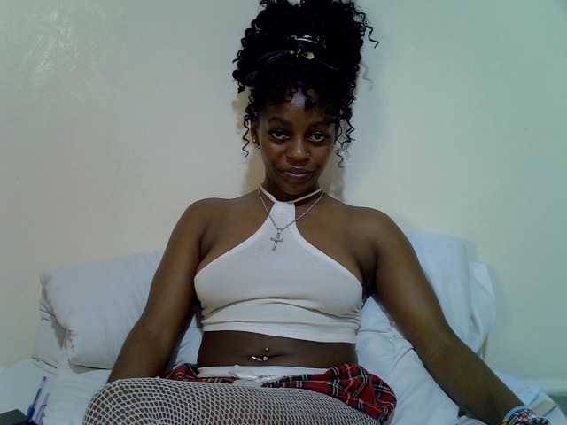 Candybaiby live cam on BongaCams