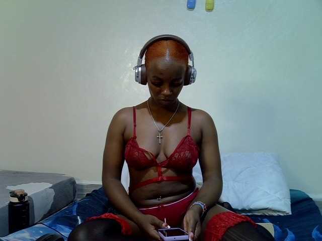 Candybaiby live cam on BongaCams