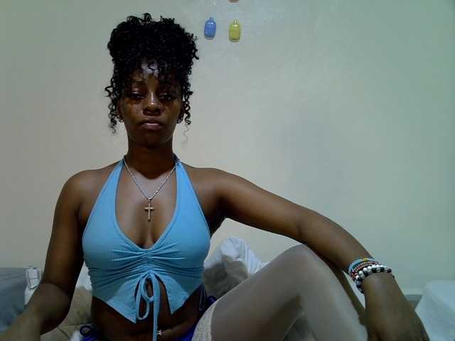 Candybaiby live cam preview