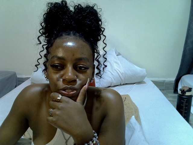 Candybaiby live cam preview