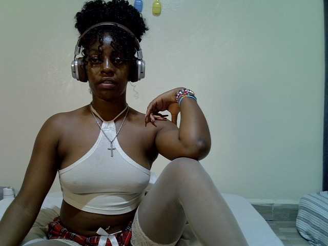 Candybaiby live cam on BongaCams