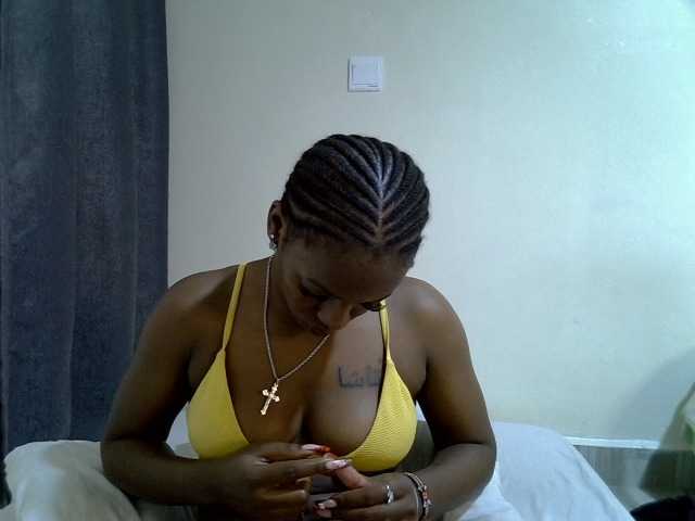 Candybaiby live cam on BongaCams