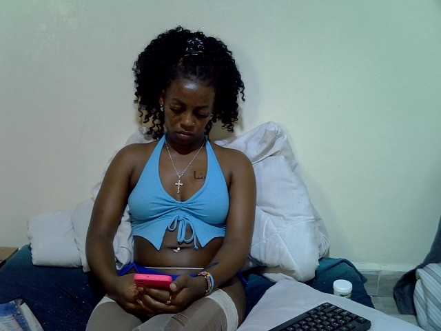 Candybaiby live cam on BongaCams