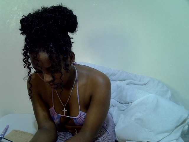 Candybaiby live cam on BongaCams