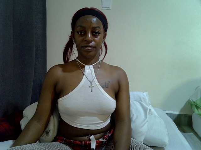 Candybaiby, en directo ahora en BongaCams