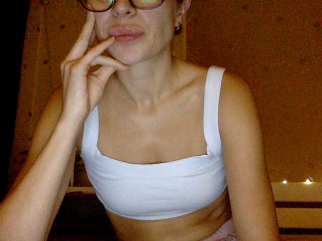CandyGpussy live cam on BongaCams