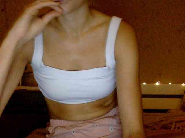 CandyGpussy webcam