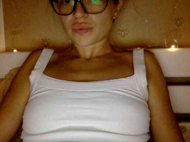 CandyGpussy webcam