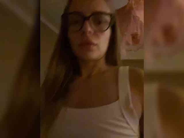 CandyGpussy webcam