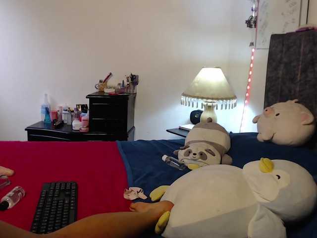 zaralong live cam on BongaCams