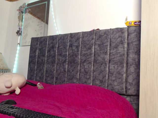 zaralong live cam on BongaCams