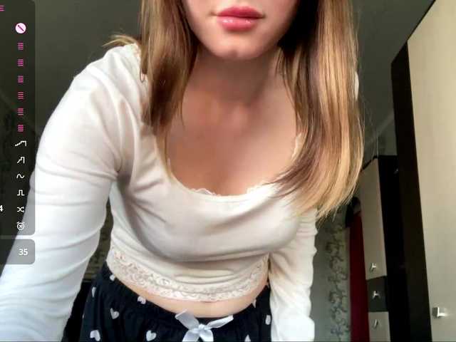 RosalieNied live cam on BongaCams