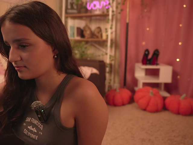 CharmJessi live cam on BongaCams