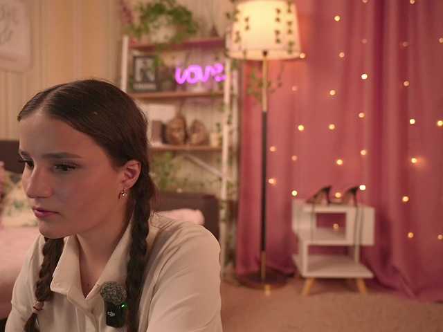 CharmJessi live cam on BongaCams