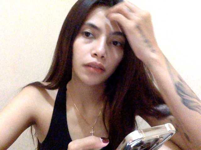 Flowgirll live cam on BongaCams