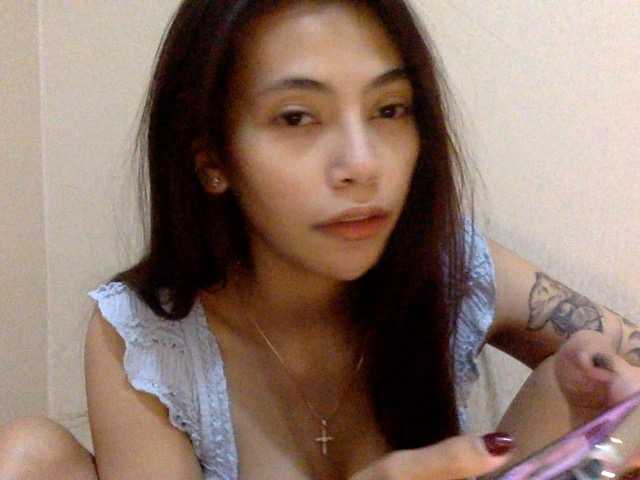 Flowgirll live cam on BongaCams