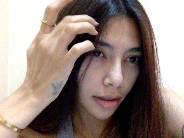 Flowgirll live cam on BongaCams