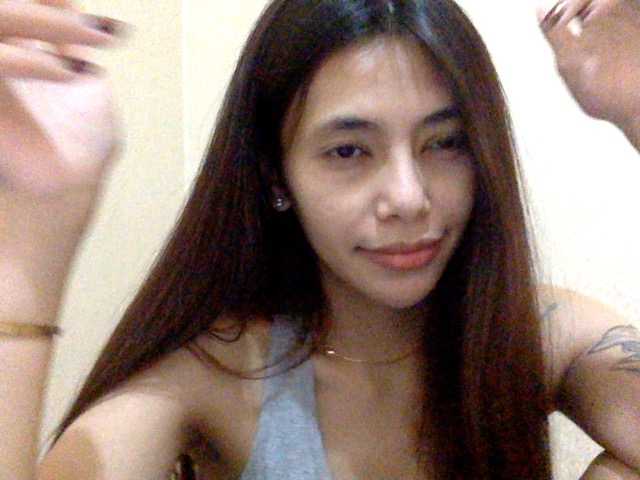 Flowgirll live cam on BongaCams