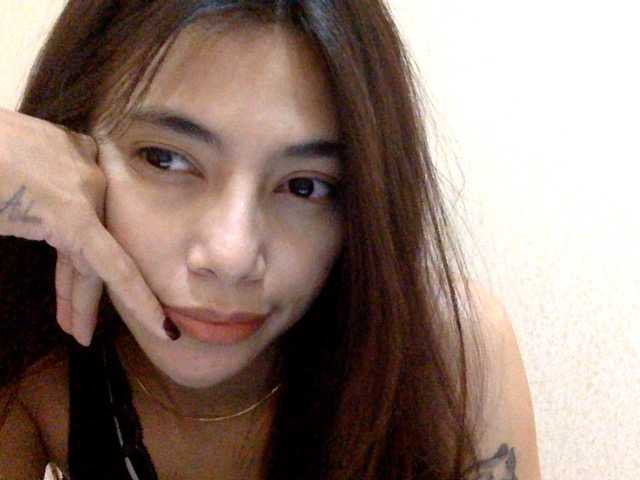 Flowgirll live cam on BongaCams