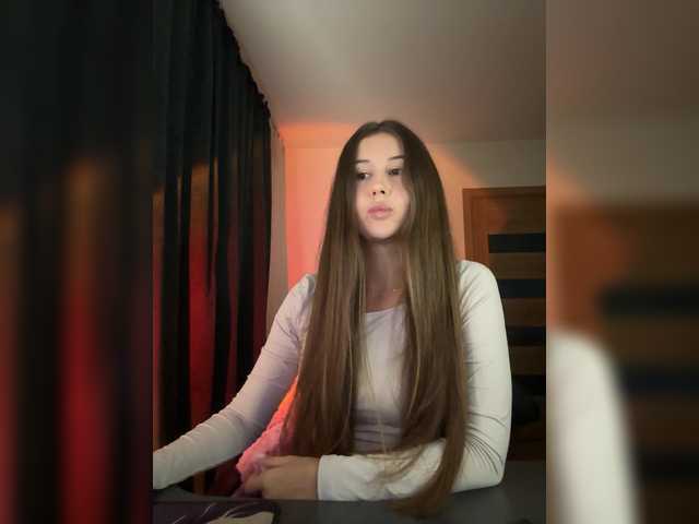 ViolettaBloom live cam on BongaCams