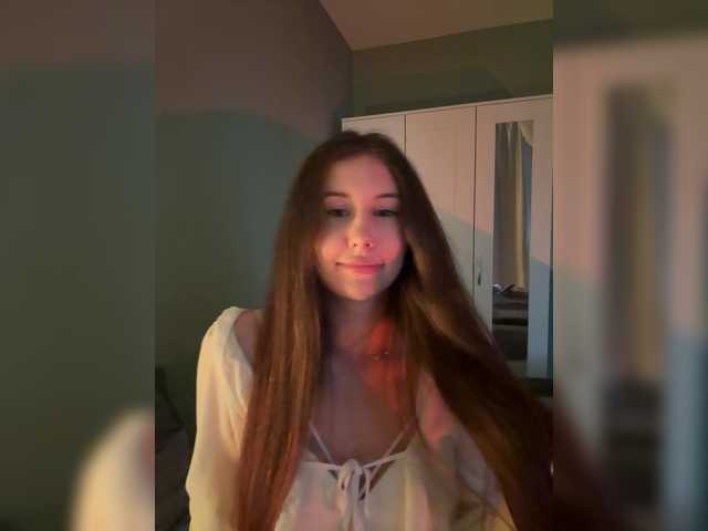 ViolettaBloom live cam on BongaCams