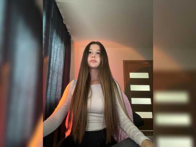 ViolettaBloom live cam on BongaCams