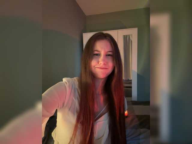 ViolettaBloom live cam on BongaCams