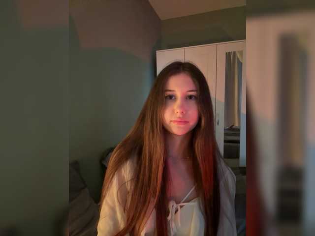 ViolettaBloom live cam on BongaCams