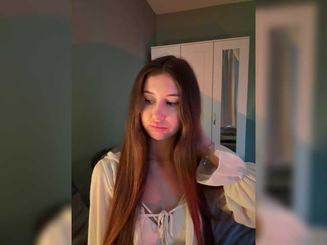 ViolettaBloom live cam on BongaCams