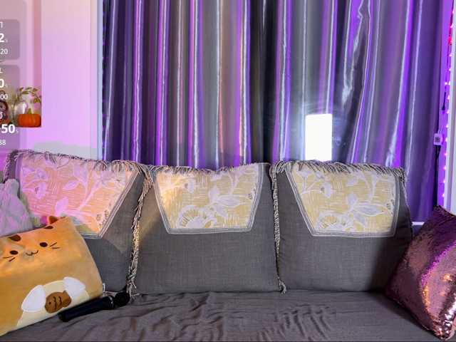 olivia-wey live cam on BongaCams