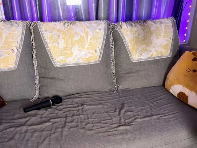 olivia-wey live cam preview