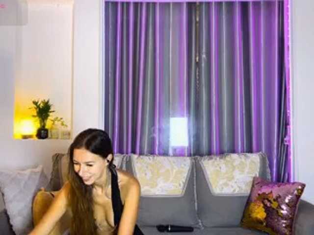 olivia-wey live cam on BongaCams