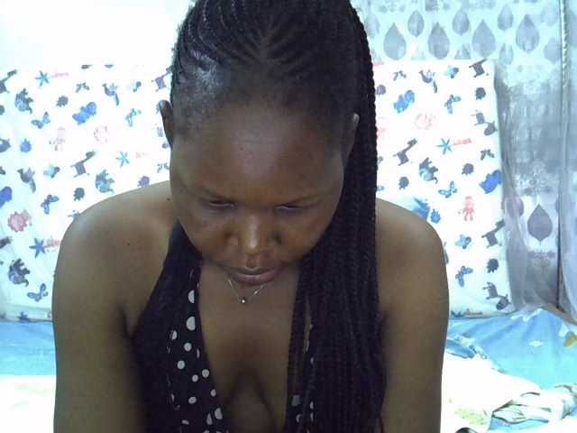 Queen3slim live cam on BongaCams