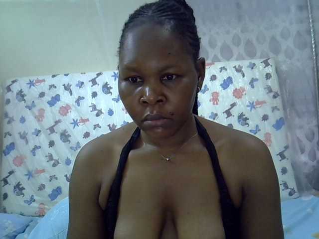 Queen3slim live cam on BongaCams