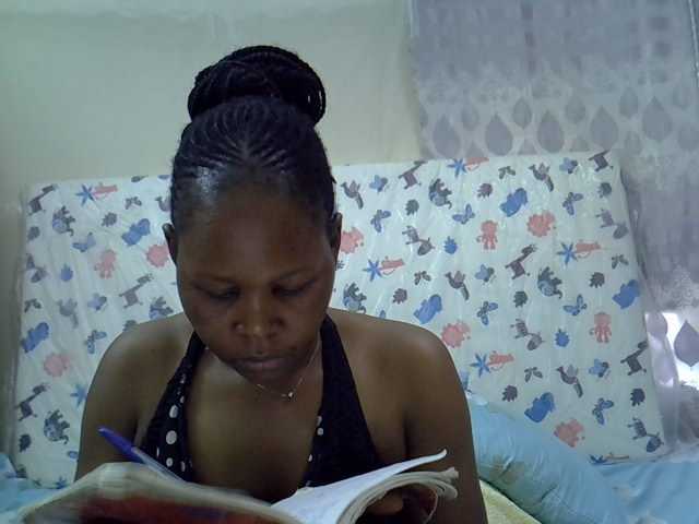 Queen3slim live cam on BongaCams